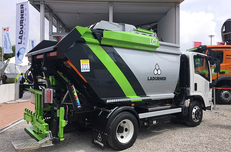 今年会jinnianhui中联环境装备出口意大利，进军海外环卫市场